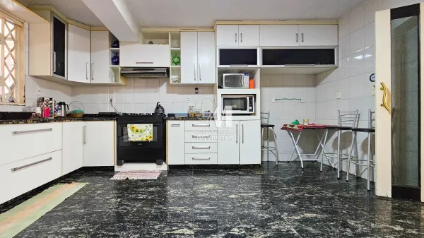 Oportunidade imperdível: Casa completa e sofisticada à venda! Localizada em um dos bairros mais tranquilos do Riacho Fundo.