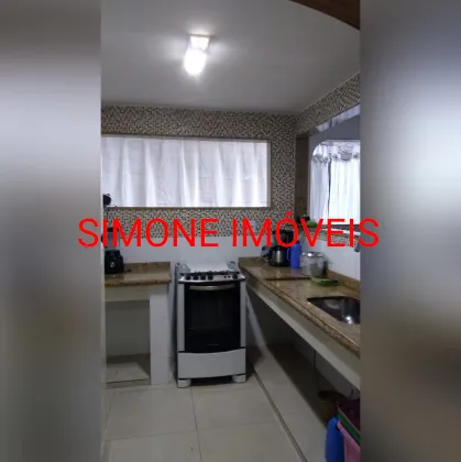 Casa composta por 02 pavimentoss e kitnet