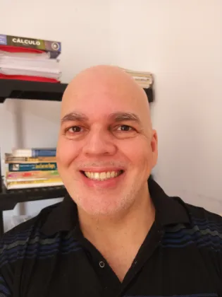 Aula particular de matemática, física ou português.