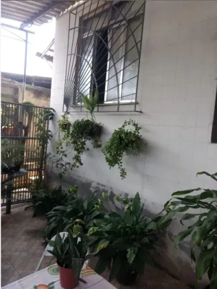 Vendo casa aconchegante em Rocha Miranda!  Apenas 215.000,00! Podendo financiar!