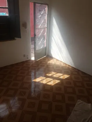 Vendo linda casa de vila no Engenho Novo!  Apenas 125.000,00 à vista! Podendo financiar!