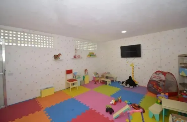 Vendo lindo apartamento em Madureira - Rua Delfina Alves, esquina com Av. Ministro Edgard Romero, condomínio fechado! 120.000,00! Podendo financiar.