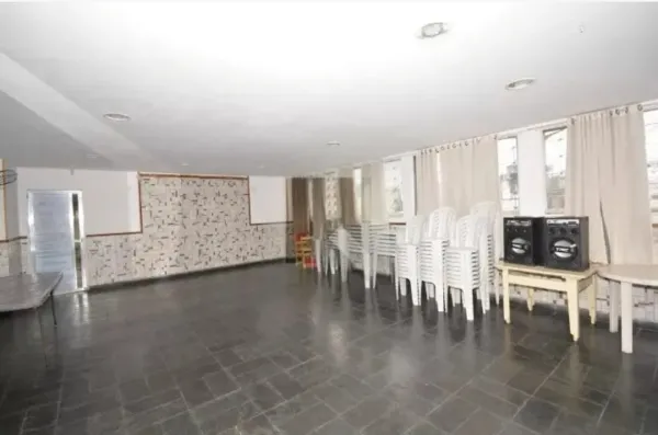 Vendo lindo apartamento em Madureira - Rua Delfina Alves, esquina com Av. Ministro Edgard Romero, condomínio fechado! 120.000,00! Podendo financiar.