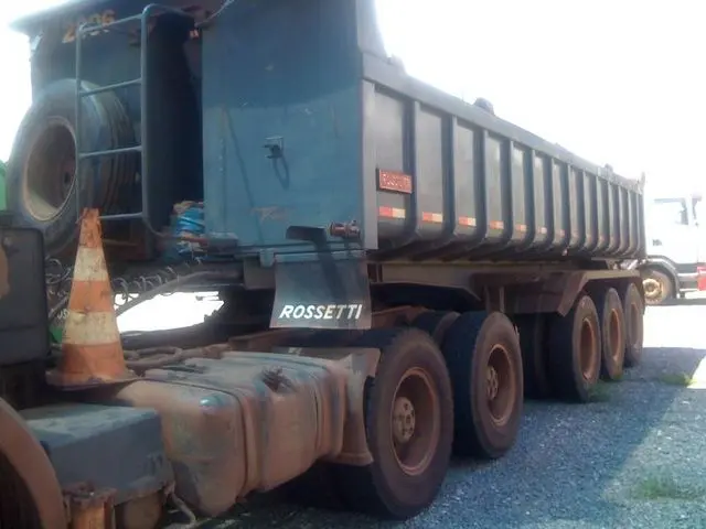 P124 420 6x4 2006 + Sreboque rosetti 3 exos 18m3 2006
