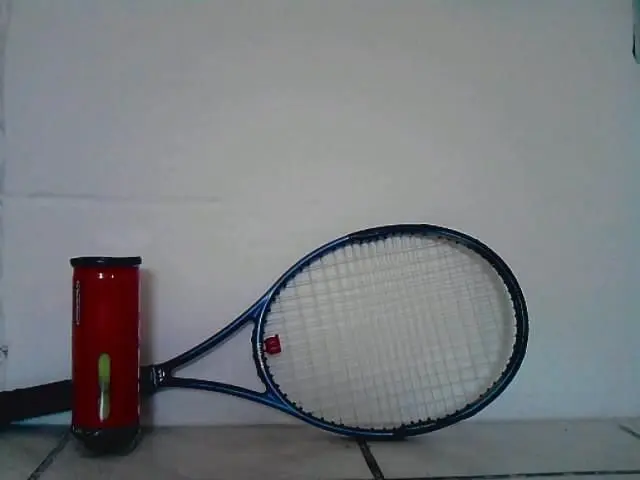 Raquete de tenis em grafitti