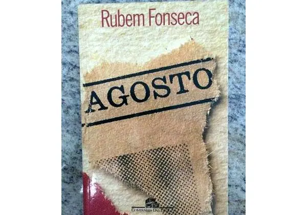 Livro Agosto