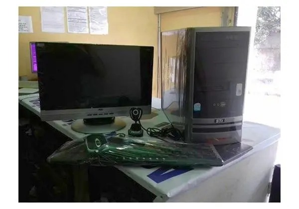 Computador semp toshiba + web can