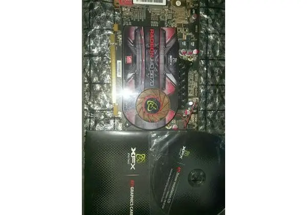 Placa de vídeo ATI RADEON 5670