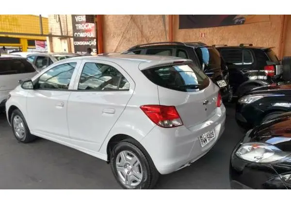 Vende se Onix LT 2016 Completo. Novíssimo - 2016