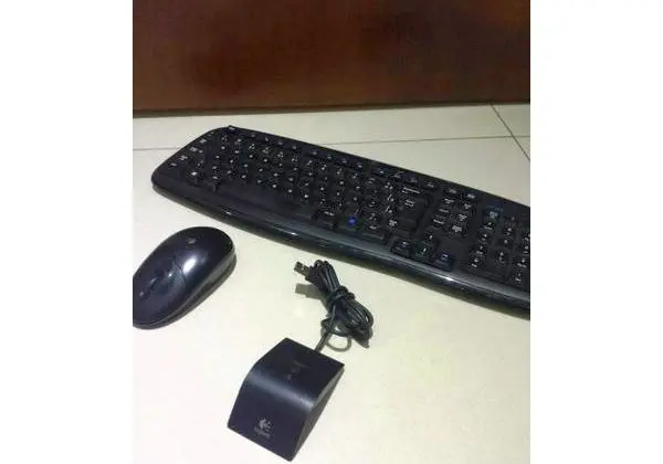Teclado e Mouse Logitech