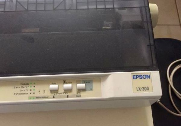 Impressora Epson LX 300 funcionando perfeitamente