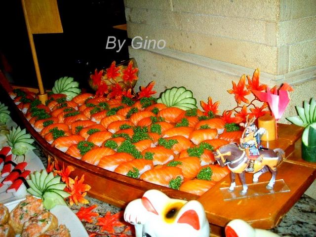 Ornamentação de buffet de sushi