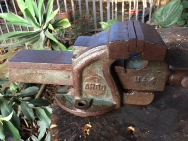 Morsa/torno antigo marca ARBO 700, 00