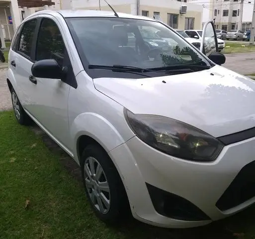 Aluga-se para Uber, 99 e POP