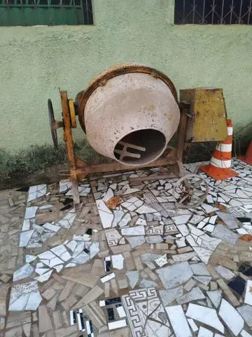 Alugo !