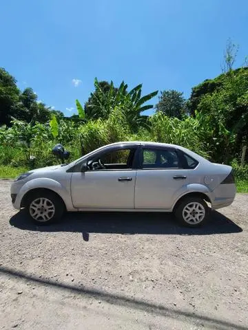 Aluga-se Carro
