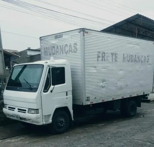 Faço fretes mudanças