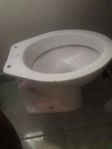 Camburão, pia, vaso sanitario