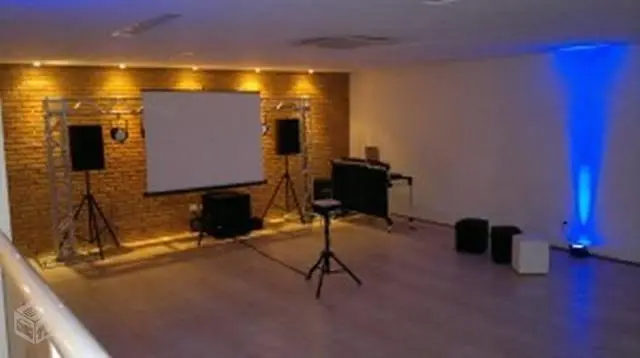 Projetor, telão e som