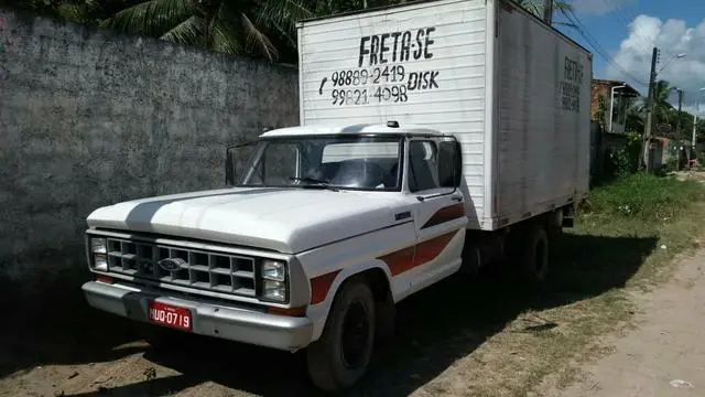 Caminhão baú