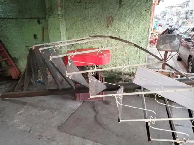 Escada de ferro caracol