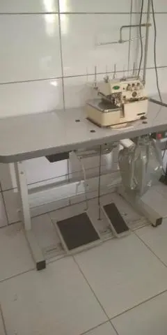 Vendo uma overlok valor 900