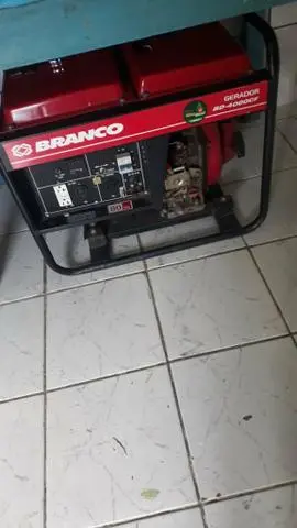 Moto de gerador de luz zerado