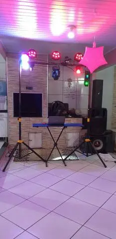 Aluguel de equipamentos para festas (som do e iluminação)