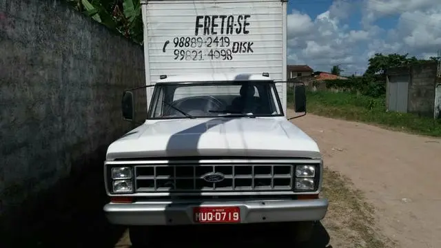 Caminhão baú