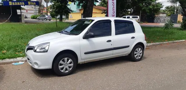 Renault Clio para alugar