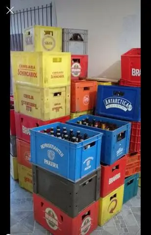 Caixa de cerveja vazia na promoção 25 cada
