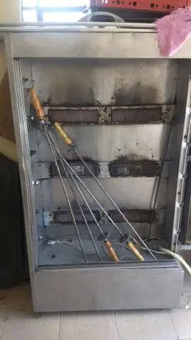 Vende-se máquina de assar frango