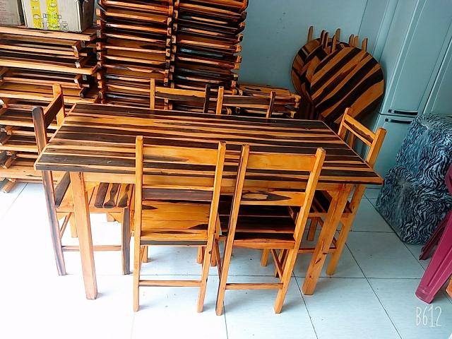 70×1.50 mesas fixas com seis cadeiras
