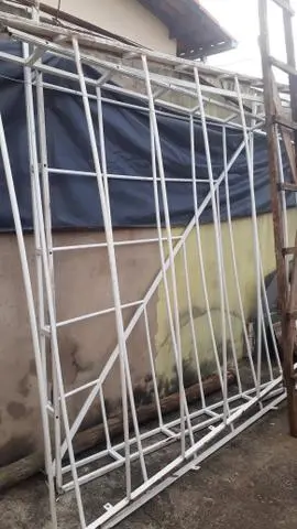 Estrutura para toldo interessados ligar para * falar com Valdemar para negociar