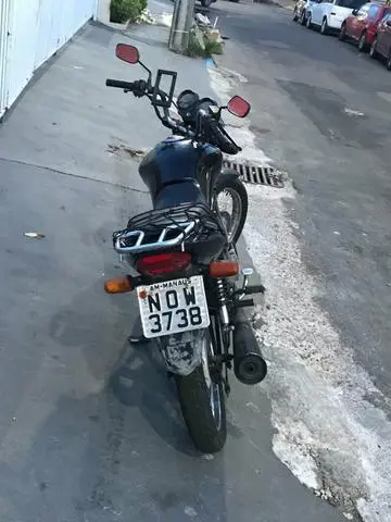 Alugo moto em dia.
