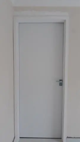 Colocador / Instalador de portas de madeira. (mão de obra)