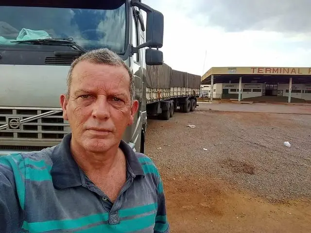 Motorista carreteiro disponível pra possível contratação