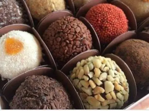 Faço brigadeiros para festa e para presentar