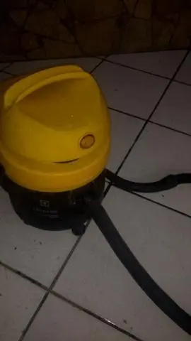 Vendo aspirador! com marcas de uso, funcionando tudo
