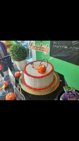 Bolo pão de ló simples de chantininho, tamanho 20 centímetros