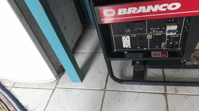 Moto de gerador de luz zerado