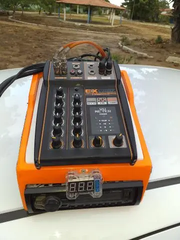 Vendo este linda rack é mesa fio Cabo também