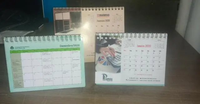Calendário de mesa personalizado
