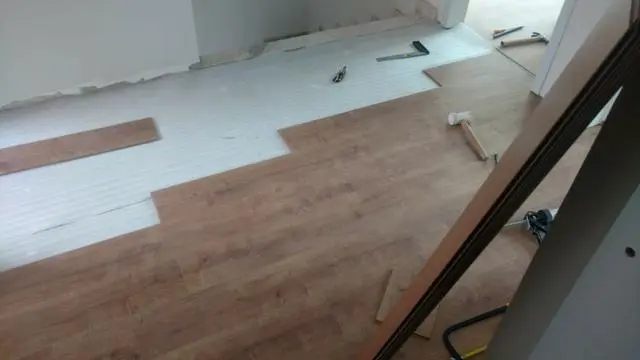 Instalação e conserto de piso laminado