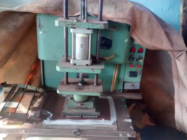 Maquina de solda eletronica de 10 KWA dem a valvula