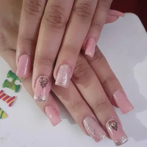 Unhas de gel