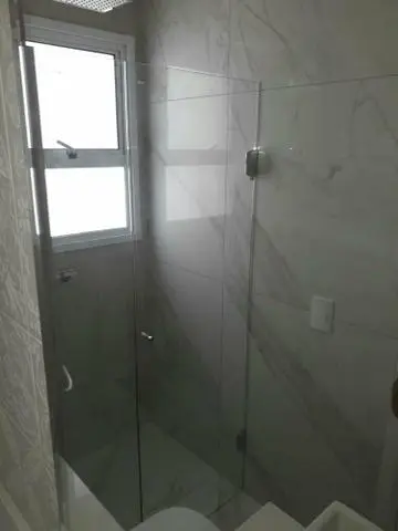 Box de banheiro , janelas e divisórias