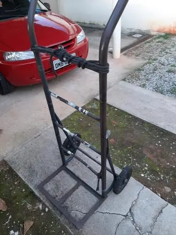 Carrinho de carga por r$100, 00 parcelo no cartão.