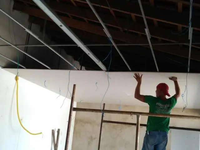 FORROLTEC FORRO PVC GESSO e DIVISÓRIA instalado