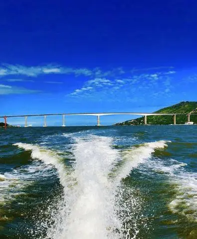 Passeio de Jet Ski pela Ilha de Vitória